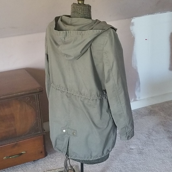 Light utility jacket - Picture 2 of 6